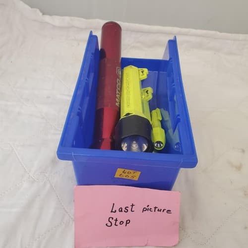 Lof of Pelican Tracker Flashlight and Matco Work Light LOT 605 - Thumbnail 9