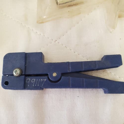 Lot of Assorted Brass Plumb Bob,Cable Stripper,Drill Chuk & other Tools LOT 177 - Thumbnail 9