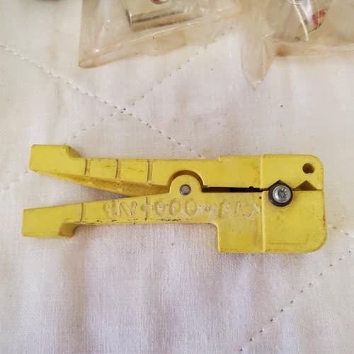 Lot of Assorted Brass Plumb Bob,Cable Stripper,Drill Chuk & other Tools LOT 177 - Thumbnail 8