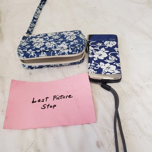 DXG 5-COV HD 5MP Pocket Camcorder in Hibiscus Blue Print with Bag - Thumbnail 8