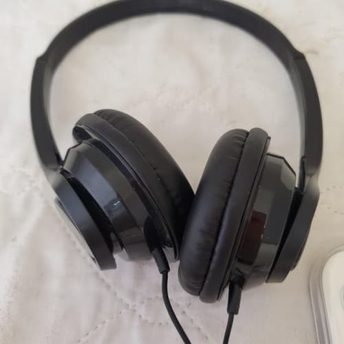 Lot of Apple Ipod Shuffle 8gb with Airdopes, Sony Handsfree & Headphone - Thumbnail 6