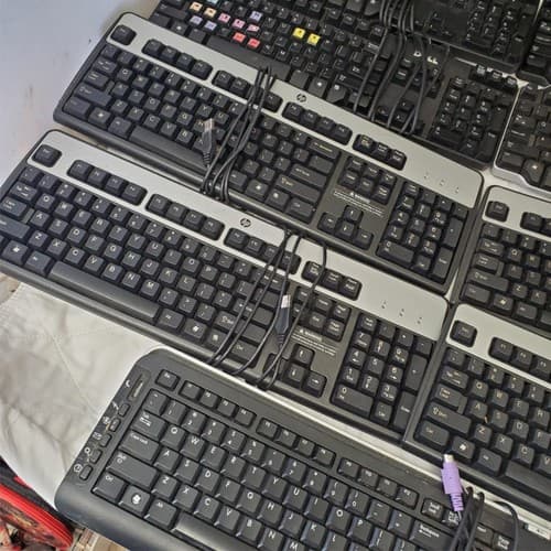 Lot of 13 Assorted Dell, HP, Logitech & other Brand Keyboards - Thumbnail 6