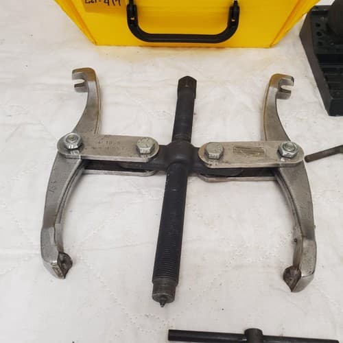 Tool & Parts Lot – Gear Puller, T-Handle Tool, Brackets, & More LOT-417 - Thumbnail 7