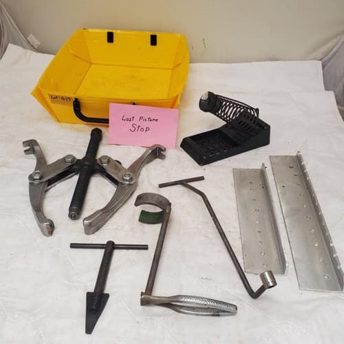 Tool & Parts Lot – Gear Puller, T-Handle Tool, Brackets, & More LOT-417 - Thumbnail 12