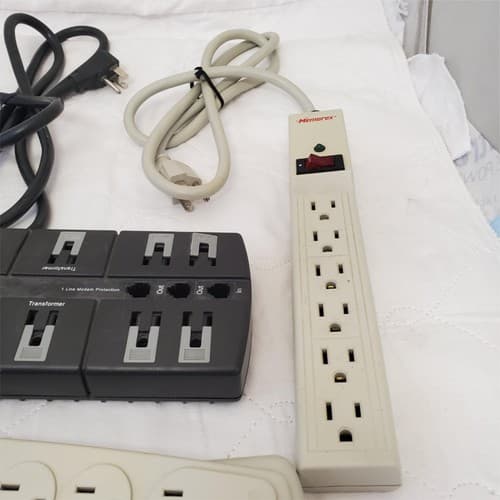 Cyber Power Surge Protector 850 & Context Relocatable Power Tap - Thumbnail 7