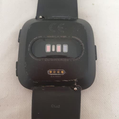 Fitbit Versa Health and Fitness Smartwatch - Thumbnail 6