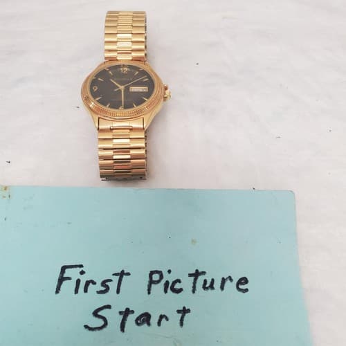 Vintage ELGIN FCT002 Gold Mens Quartz Watch with Day & Date - Image 1