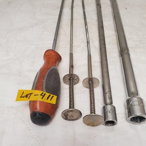 Lot of 6 Metal Tools Including Screwdriver and Rods LOT-411 - Thumbnail 3