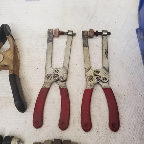 Lot of Assorted Industrial Locking Clamps & Clips LOT 34 - Thumbnail 4