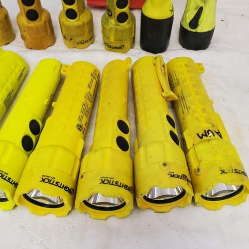 Lot of 13 Nightstick Led Flashlights Light Lamp Torch 4 AA LOT-958 - Thumbnail 5