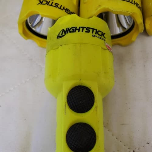 Lot of 13 Nightstick Led Flashlights Light Lamp Torch 4 AA LOT-958 - Thumbnail 8