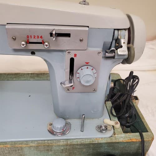Vintage White Zig Zag Sewing Machine - Thumbnail 3