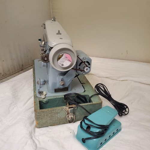 Vintage White Zig Zag Sewing Machine - Thumbnail 9
