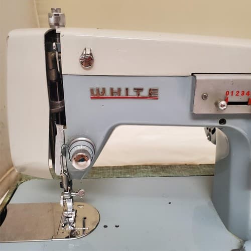 Vintage White Zig Zag Sewing Machine - Thumbnail 2