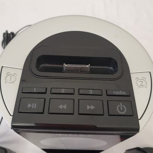 Timex Indiglo Night Light Alarm Clock and Radio - Thumbnail 2