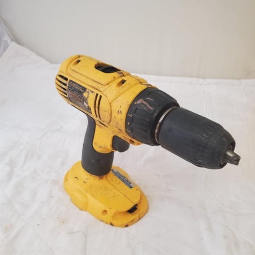 DEWALT DC759 18V 1/2" (13mm) Cordless Compact Drill/Driver LOT 505 - Thumbnail 8