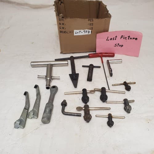 Lot of 15 Assorted Tap Wrenches and Drill Chuck Keys LOT-758 - Thumbnail 11