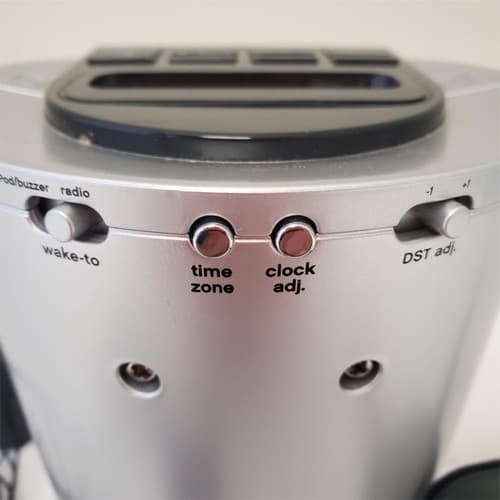 Timex Indiglo Night Light Alarm Clock and Radio - Thumbnail 6