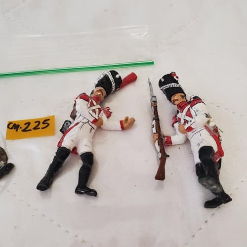 Lot of 4 Hand Painted Metal Toy Soldier Dead Units CM-225 - Thumbnail 2