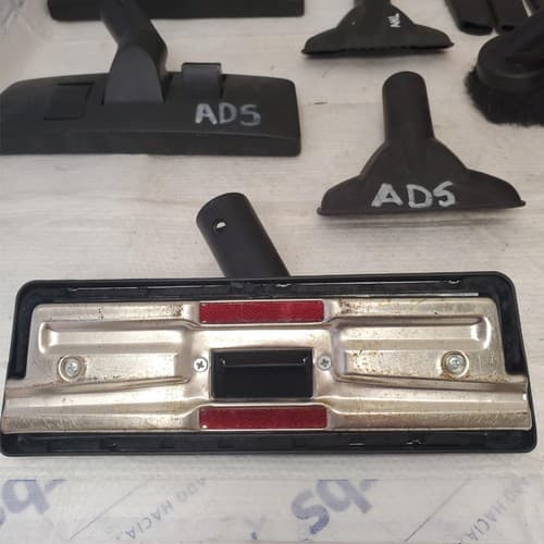 Lot of Various Vacuum Cleaner Attachments LOT 589 - Thumbnail 4