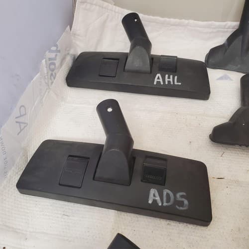 Lot of Various Vacuum Cleaner Attachments LOT 589 - Thumbnail 6