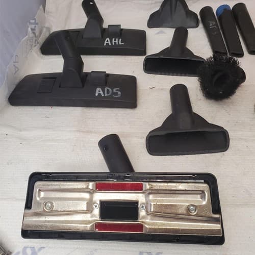 Lot of Various Vacuum Cleaner Attachments LOT 589 - Thumbnail 9