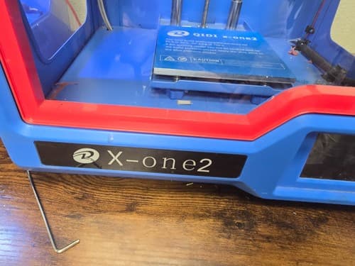 Working QIDI X‑One2 3D printer - Thumbnail 2