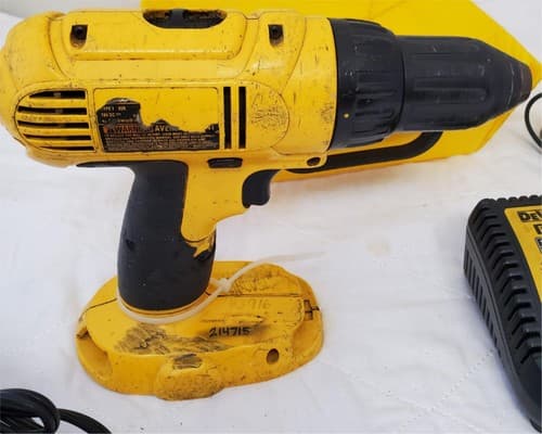 Lot of 3 Dewalt DCB115 12 v Drill Driver Set W/ DriverBatteries, Charger Lot-979 - Thumbnail 10