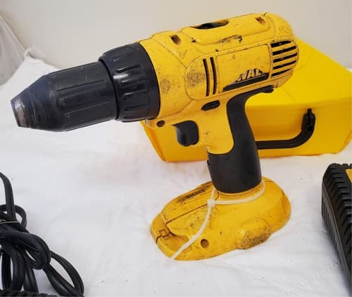 Lot of 3 Dewalt DCB115 12 v Drill Driver Set W/ DriverBatteries, Charger Lot-979 - Thumbnail 12