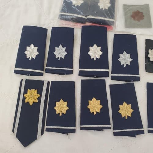 Lot of Assorted Military US AF Lieutenant Colonel Rank Shoulder Epaulet Insignia - Thumbnail 5