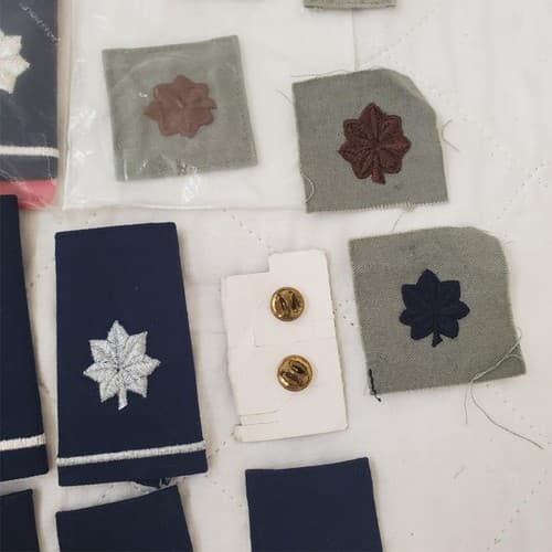 Lot of Assorted Military US AF Lieutenant Colonel Rank Shoulder Epaulet Insignia - Thumbnail 4