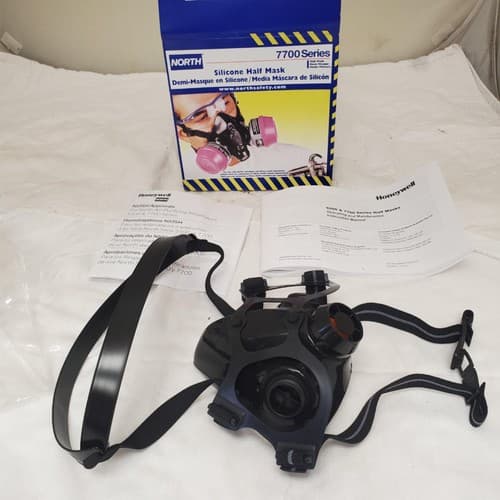 North Safety 7700-Series Respirator Silicone Half Mask 770030 Medium - Thumbnail 2