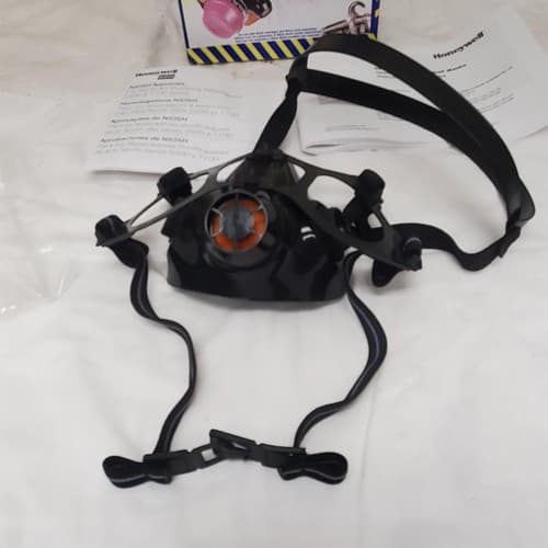 North Safety 7700-Series Respirator Silicone Half Mask 770030 Medium - Thumbnail 8