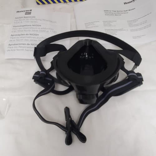 North Safety 7700-Series Respirator Silicone Half Mask 770030 Medium - Thumbnail 9