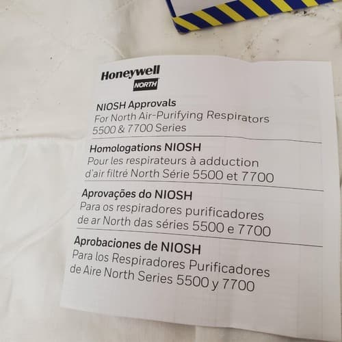 North Safety 7700-Series Respirator Silicone Half Mask 770030 Medium - Thumbnail 12
