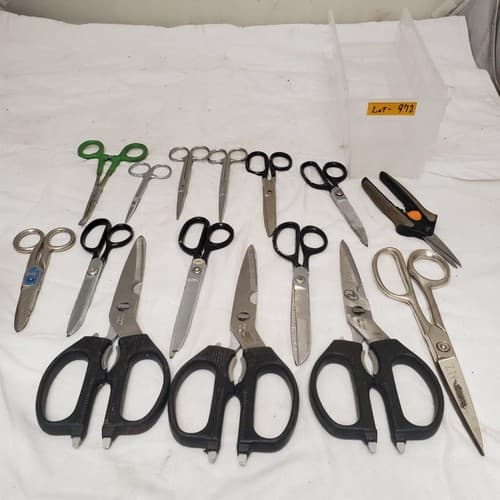 Lot of 15 Assorted Cutting Shears Pinking Scissors LOT-972 - Image 1