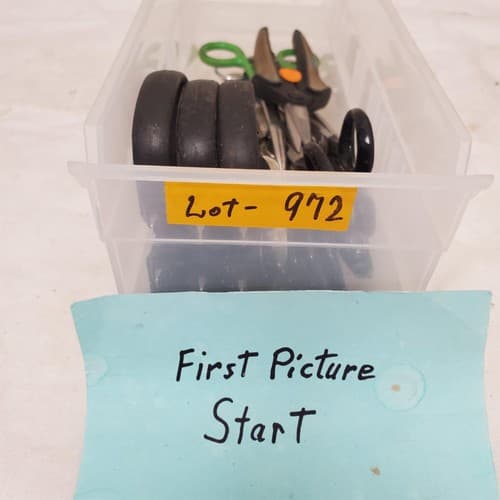 Lot of 15 Assorted Cutting Shears Pinking Scissors LOT-972 - Thumbnail 2