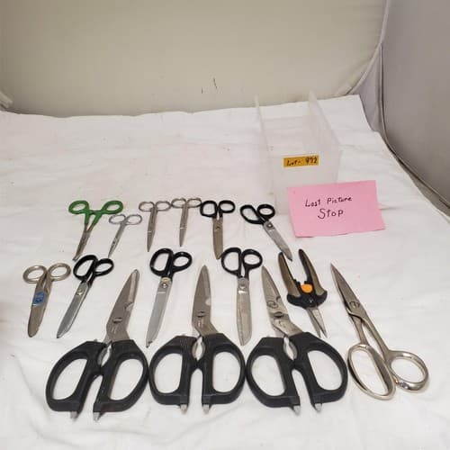 Lot of 15 Assorted Cutting Shears Pinking Scissors LOT-972 - Thumbnail 12