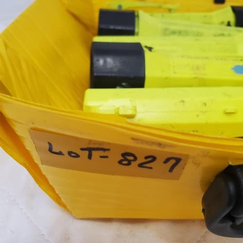 Lot of 5 Pelican Sabrelite 2000 Submersible Flashlight LOT-827 - Thumbnail 2