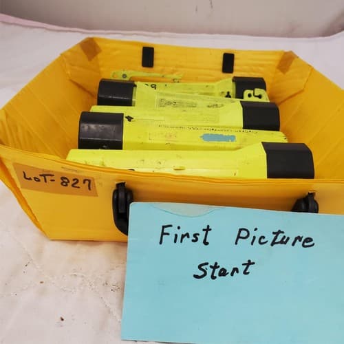 Lot of 5 Pelican Sabrelite 2000 Submersible Flashlight LOT-827 - Image 1