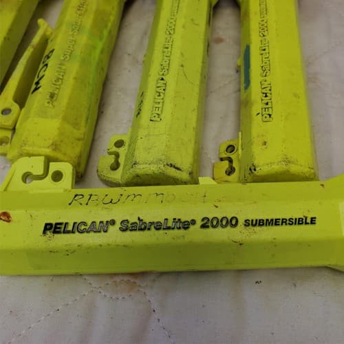 Lot of 5 Pelican Sabrelite 2000 Submersible Flashlight LOT-827 - Thumbnail 4