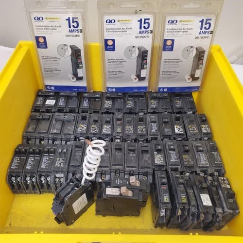 Large Lot of 47 Used Circuit Breakers Assorted #15 - Thumbnail 4