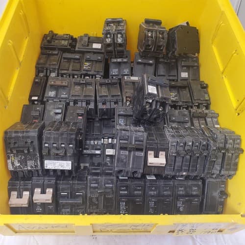 Large Lot of 79 used circuit breakers Assorted - Thumbnail 5