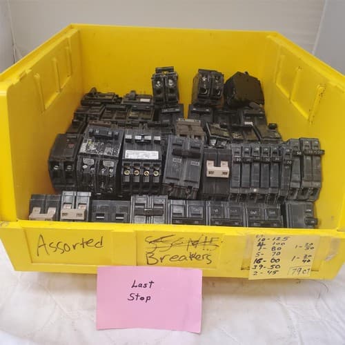 Large Lot of 79 used circuit breakers Assorted - Thumbnail 7