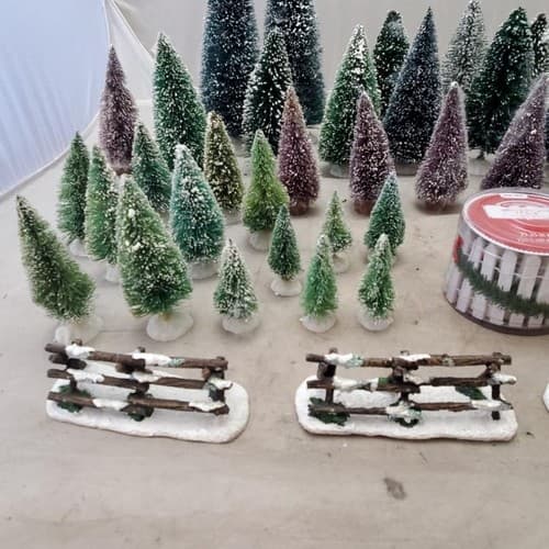 Holiday Time White Picket Fence 23.5" x 2" Christmas and Lot Christmas Tree - Thumbnail 9