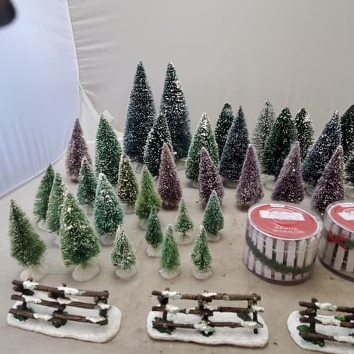 Holiday Time White Picket Fence 23.5" x 2" Christmas and Lot Christmas Tree - Thumbnail 11
