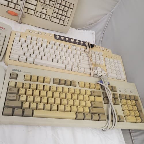 Lot of 5 Assorted Brands PC Keyboards - Thumbnail 4