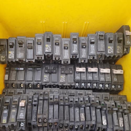 Large Lot of 132 Used Circuit Breakers Assorted #20 - Thumbnail 5