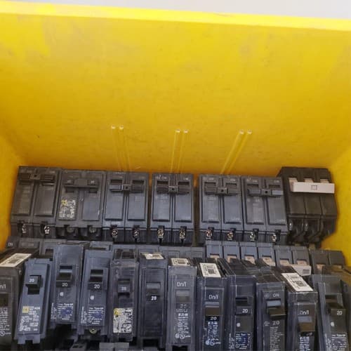 Large Lot of 132 Used Circuit Breakers Assorted #20 - Thumbnail 4
