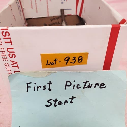 Lot of 16 Roll Lock Mandrel Sanding Disc Holder LOT-938 - Thumbnail 2